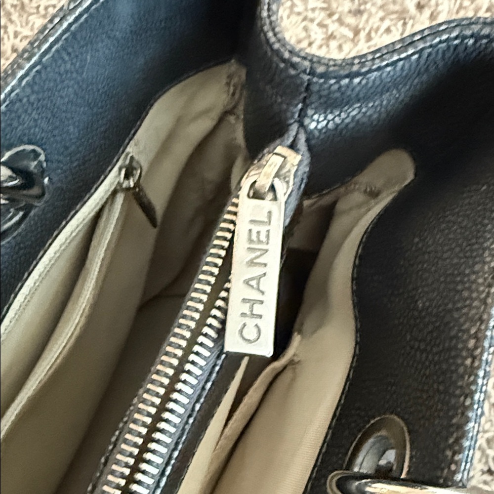 Chanel Gray Quilted Shoulder Bag - Picture 11 of 16